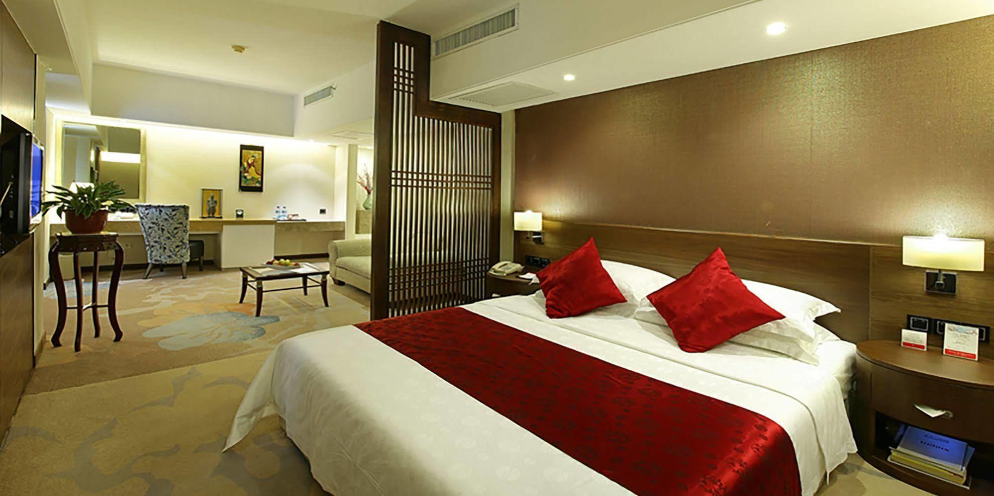 Ramada Hotel Xiamen Exterior photo